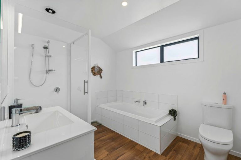 Photo of property in 17 Mallard Drive, Waihola, Milton, 9073