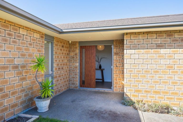 Photo of property in 12 Christow Court, Paraparaumu, 5032