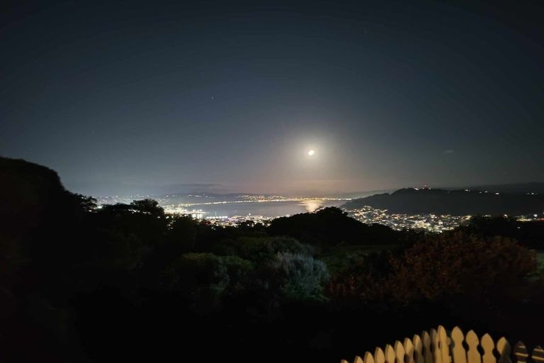 Photo of property in 34 Dorking Road, Brooklyn, Wellington, 6021