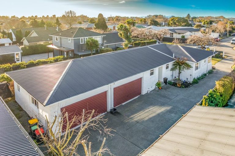 Photo of property in 43 Whitby Street, Burnside, Christchurch, 8053