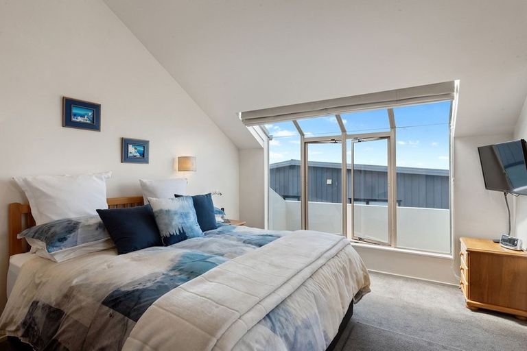 Photo of property in 1/93 Forrest Hill Road, Milford, Auckland, 0620