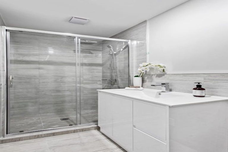 Photo of property in 13 Millcroft Lane, Ranui, Auckland, 0612