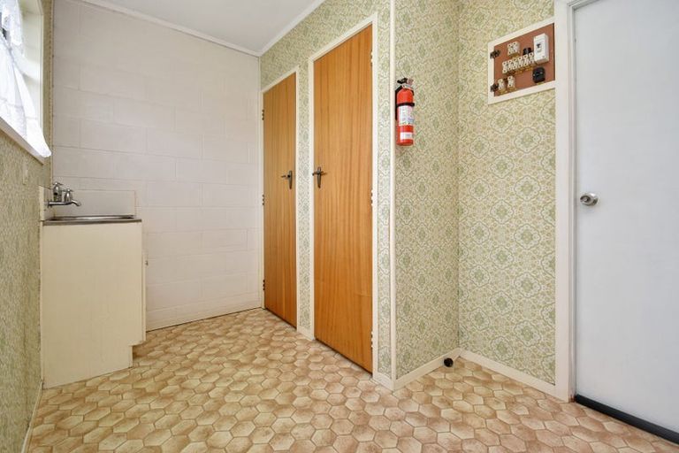 Photo of property in 2/1 Sari Place, Massey, Auckland, 0614