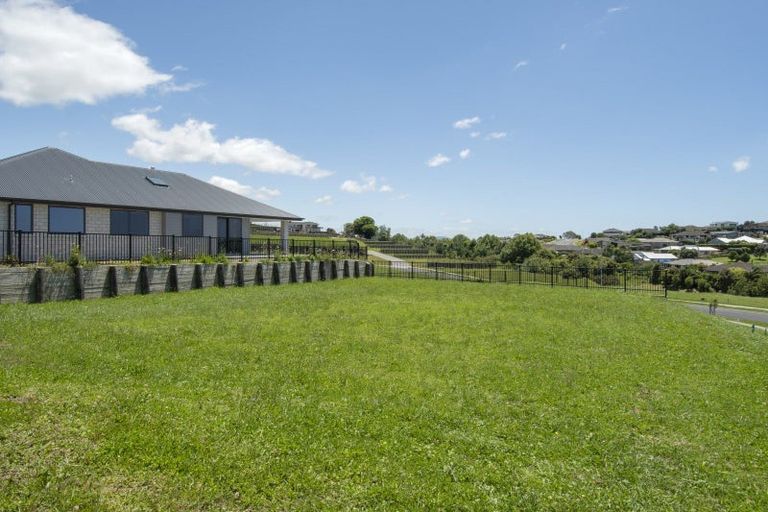 Photo of property in 35 Ridge Drive, Omokoroa, 3114