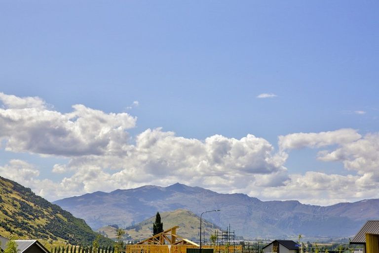 Photo of property in 39 Shepherd Road, Jacks Point, Queenstown, 9371