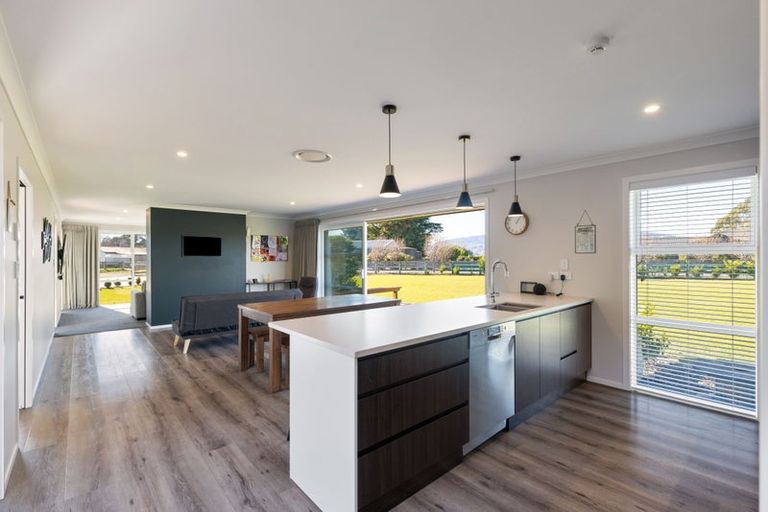 Photo of property in 18 Ashgrove Lane, Ashhurst, Palmerston North, 4470