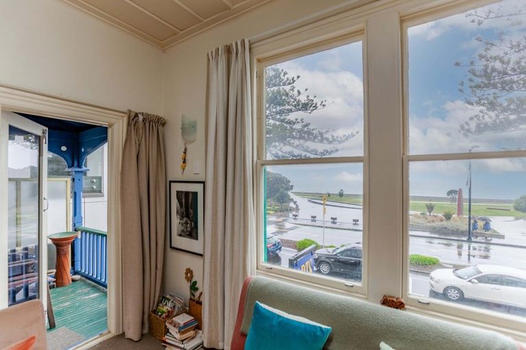 Photo of property in 185 Marine Parade, Napier South, Napier, 4110