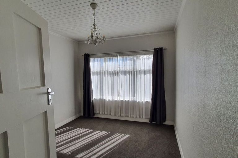 Photo of property in 14 Rhodes Street, Waimate, 7924