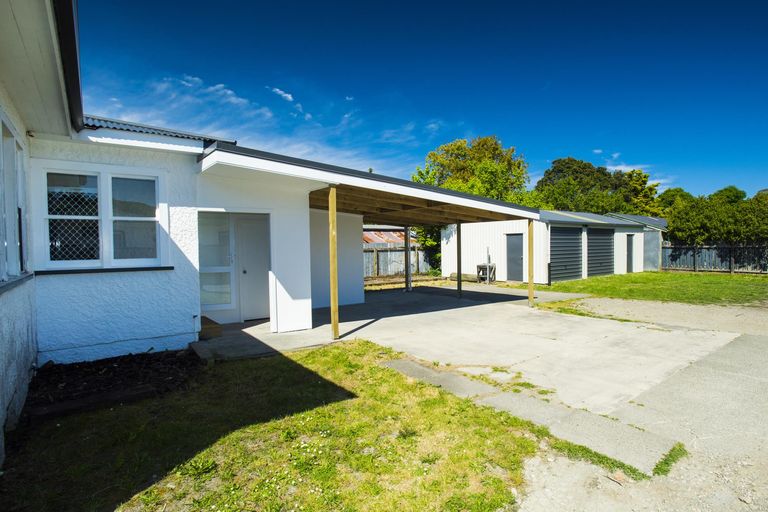 Photo of property in 17 De Lautour Road, Kaiti, Gisborne, 4010
