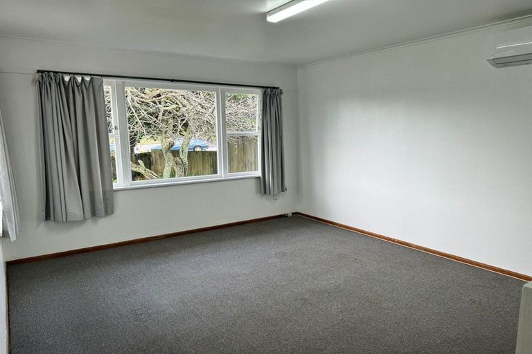 Photo of property in 16 Thompson Terrace, Manurewa, Auckland, 2102