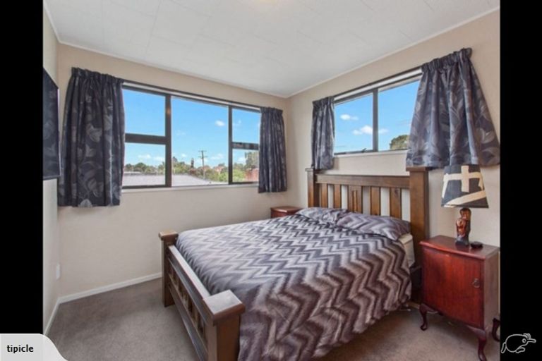 Photo of property in 122 Kippenberger Avenue, Rangiora, 7400