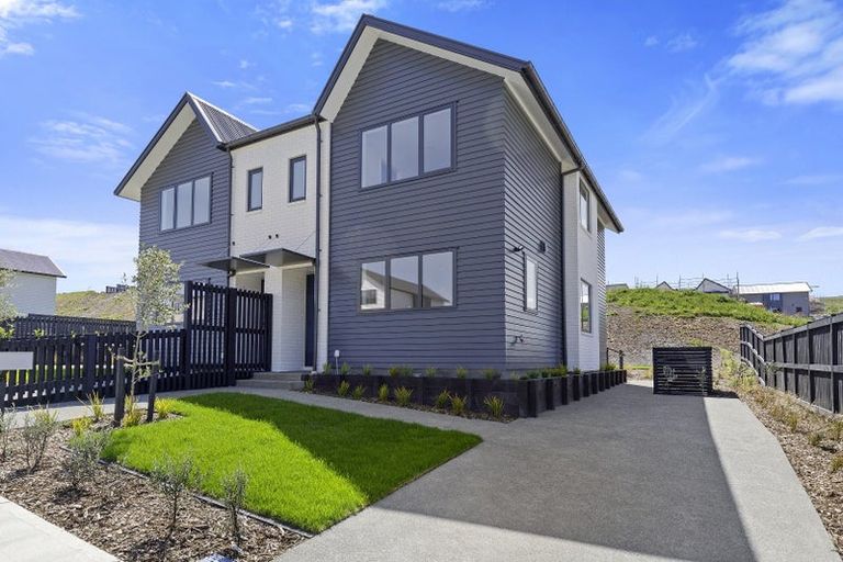 Photo of property in 39 Turtleback Avenue, Whitby, Porirua, 5024