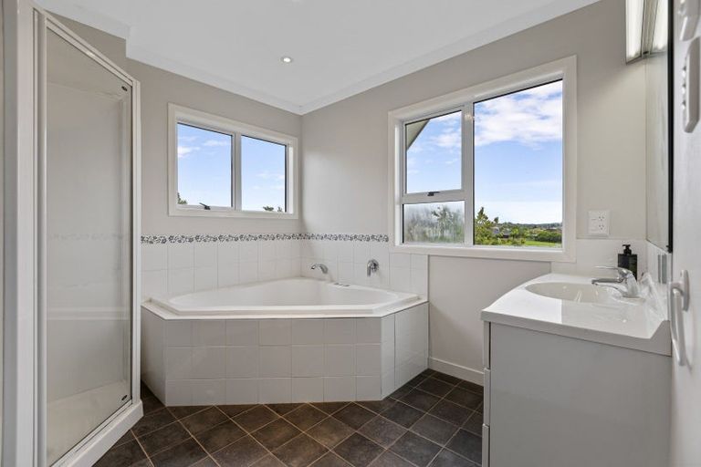 Photo of property in 296b Mangorei Road, Merrilands, New Plymouth, 4312