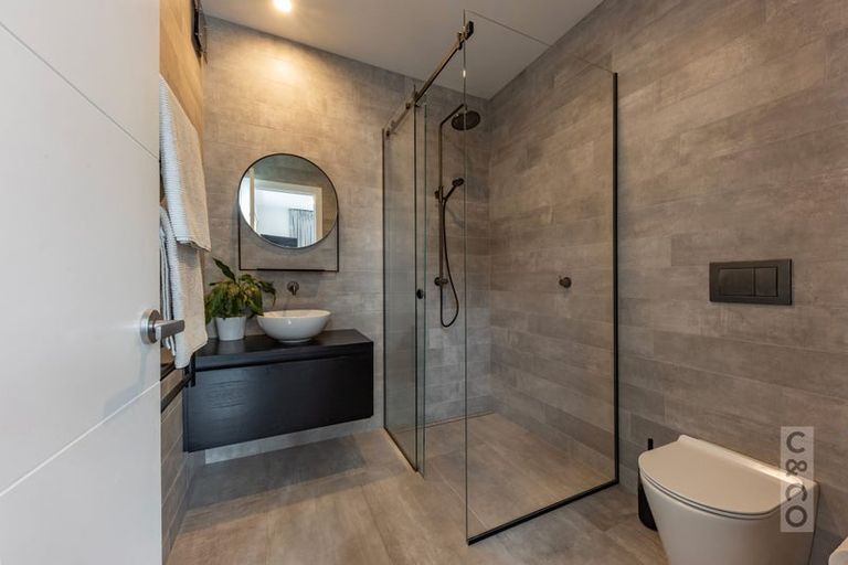 Photo of property in 1 Len Ireland Drive, Kumeu, 0810