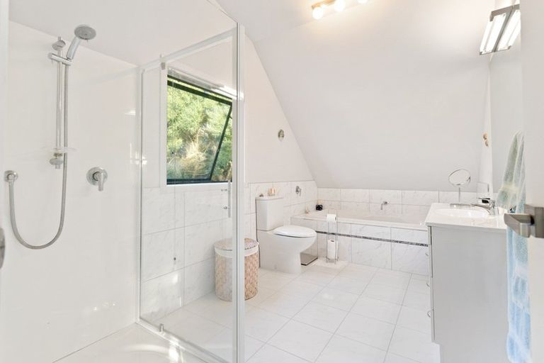 Photo of property in 254 Rimmer Road, Helensville, 0875