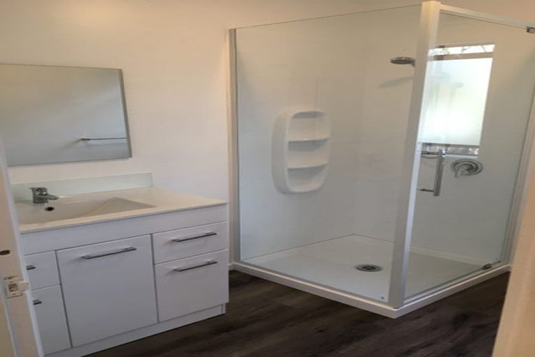 Photo of property in 2/128 Manuka Road, Bayview, Auckland, 0629