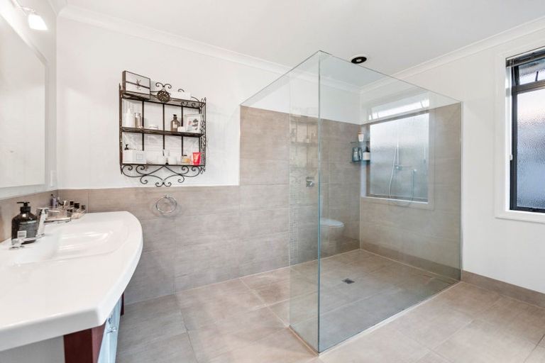 Photo of property in 2 Parnwell Place, Ohauiti, Tauranga, 3112