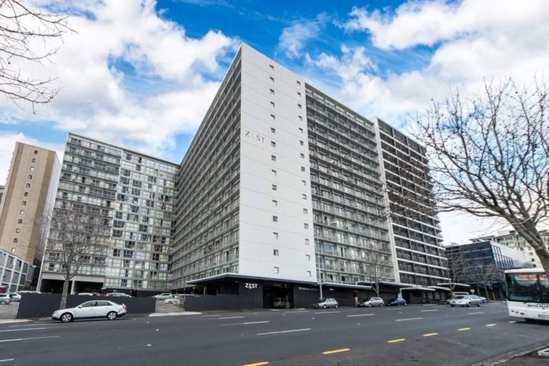 Photo of property in 44 Corricvale Way, Northcross, Auckland, 0630