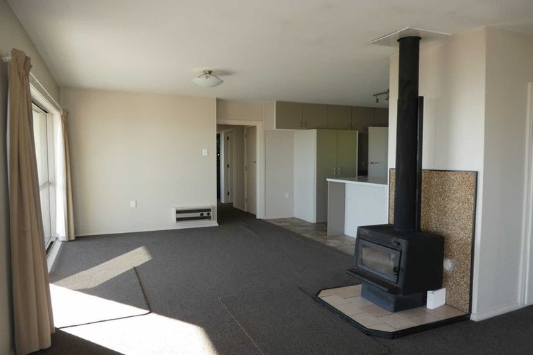 Photo of property in 1/98 Moncks Spur Road, Redcliffs, Christchurch, 8081