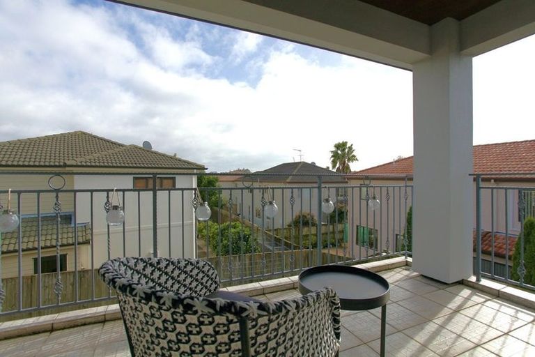 Photo of property in 50 Amberwood Drive, Northpark, Auckland, 2013