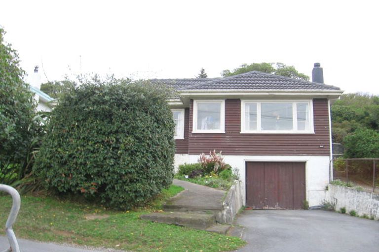 Photo of property in 44 Hinau Street, Tawa, Wellington, 5028