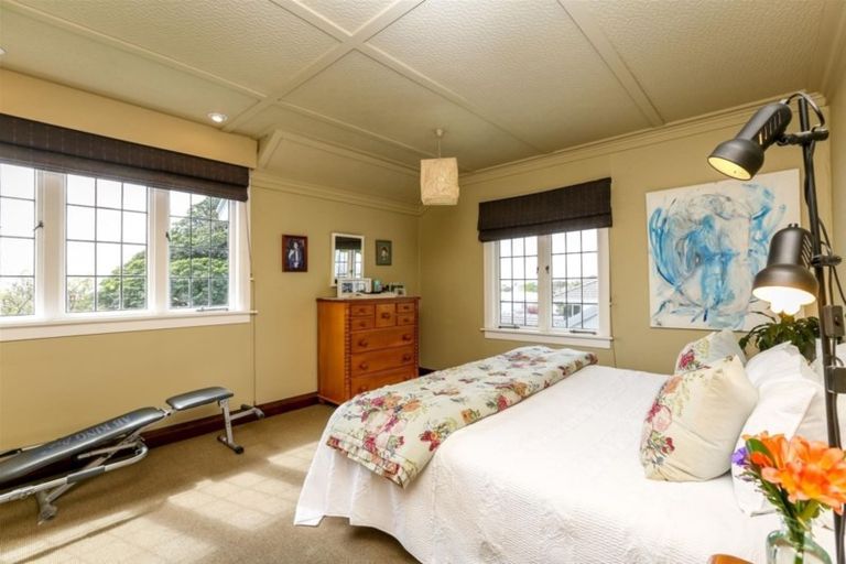 Photo of property in 39 Fillis Street, New Plymouth, 4310