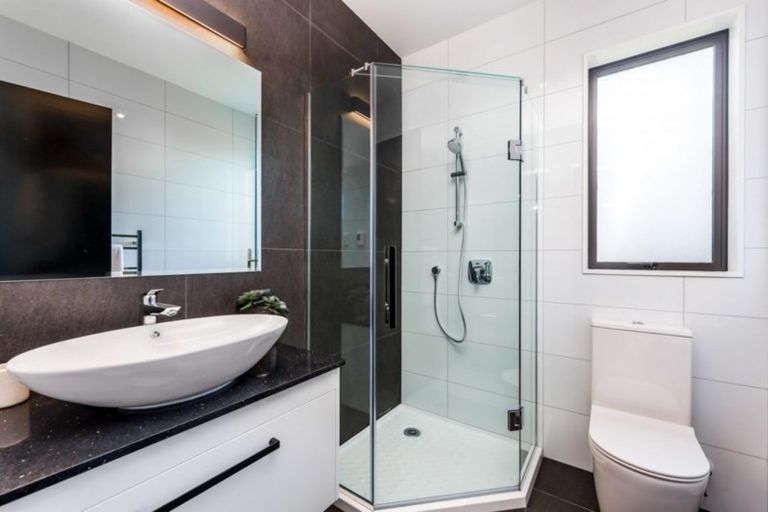 Photo of property in 12 Takurua Terrace, Orewa, 0931