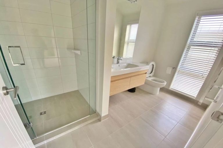 Photo of property in 15 Pitsaw Lane, Silverdale, 0932