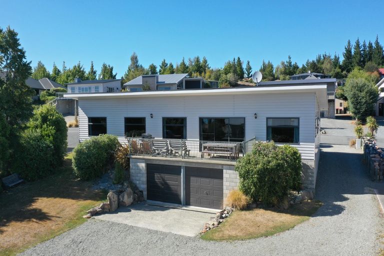 Photo of property in 25 Hamilton Drive, Lake Tekapo, 7999