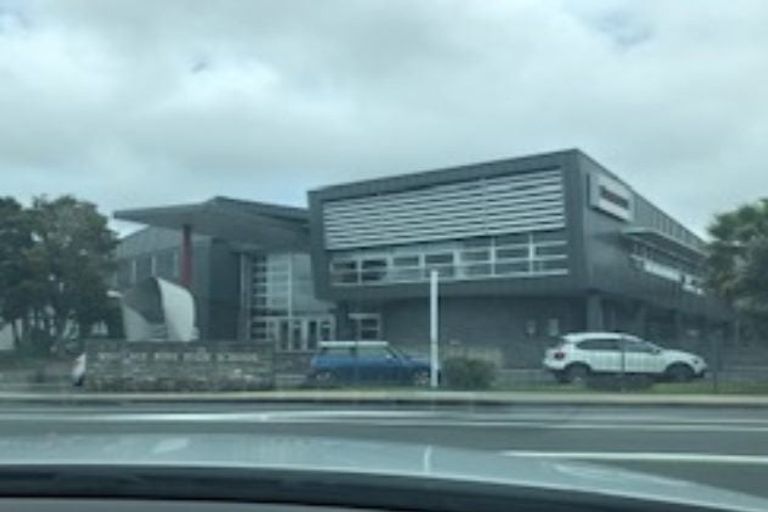 Photo of property in 43a Forrest Hill Road, Milford, Auckland, 0620