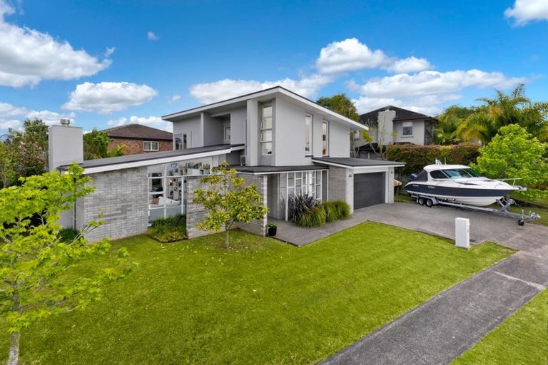 Photo of property in 27 Newbury Place, Schnapper Rock, Auckland, 0632