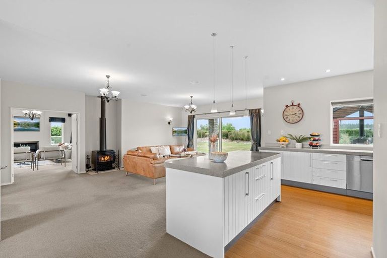 Photo of property in 3 Whitcombe Place, Darfield, 7571