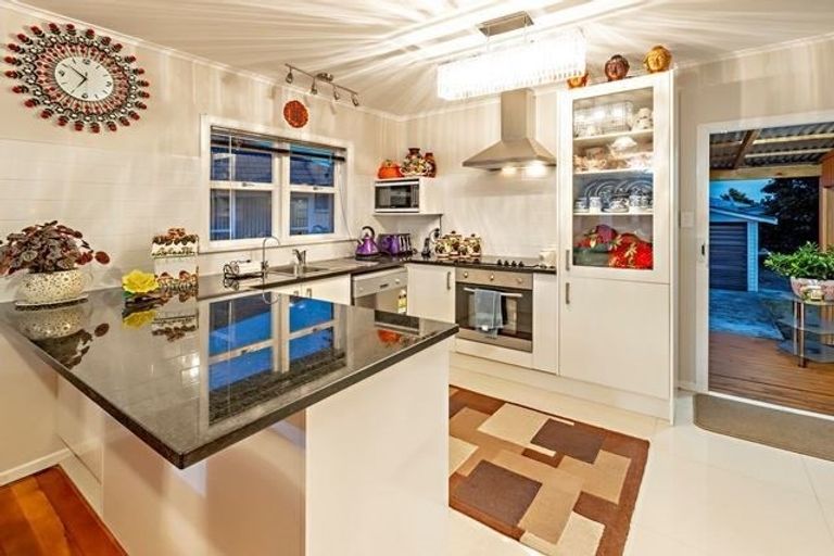 Photo of property in 142 Russell Road, Manurewa, Auckland, 2102