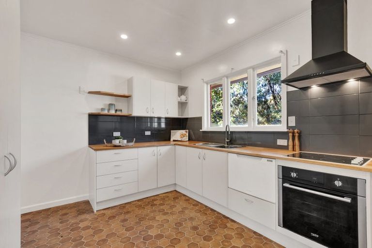 Photo of property in 31 Fifield Terrace, Waltham, Christchurch, 8023