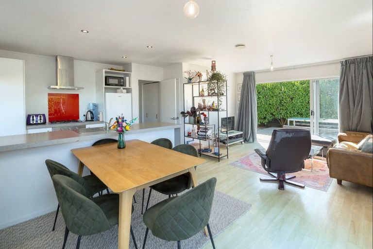 Photo of property in 43 Sackville Street, Martinborough, 5711