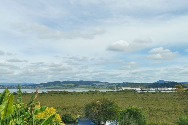 Photo of property in 27 Raumati Crescent, Onerahi, Whangarei, 0110