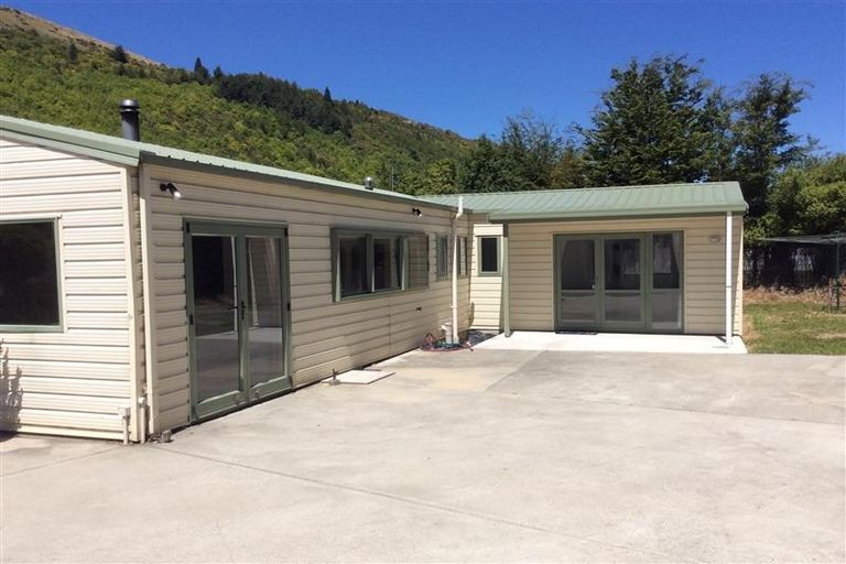 Photo of property in 16 Cornwall Street, Arrowtown, 9302