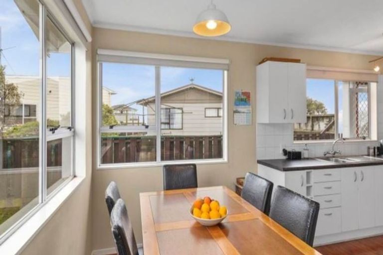 Photo of property in 6 Owaka Close, Kelson, Lower Hutt, 5010