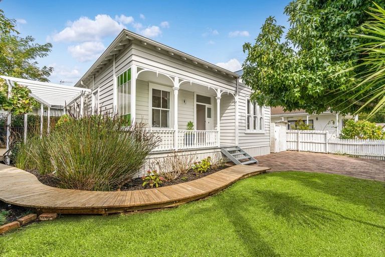 Photo of property in 3/6 Wairoa Road, Devonport, Auckland, 0624