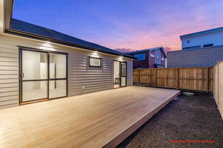 Photo of property in 15 Ropere Street, Kumeu, 0810
