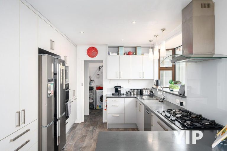 Photo of property in 16 Carluke Street, Paparangi, Wellington, 6037