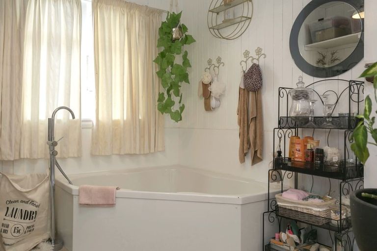 Photo of property in 33 Rangipoia Place, Turangi, 3334