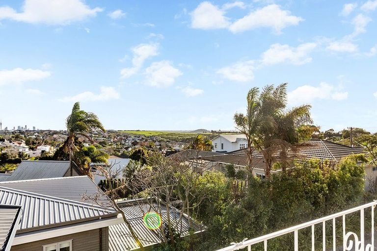 Property details for 131b Selwyn Avenue, Mission Bay, Auckland, 1071