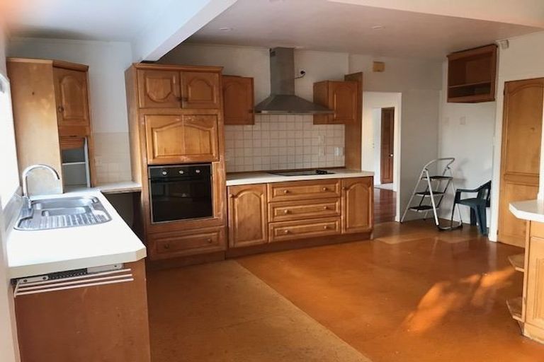 Photo of property in 2/11 Korotaha Terrace, Rothesay Bay, Auckland, 0630