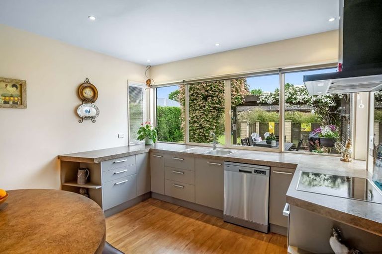 Photo of property in 11 Church Street, Oxford, 7430