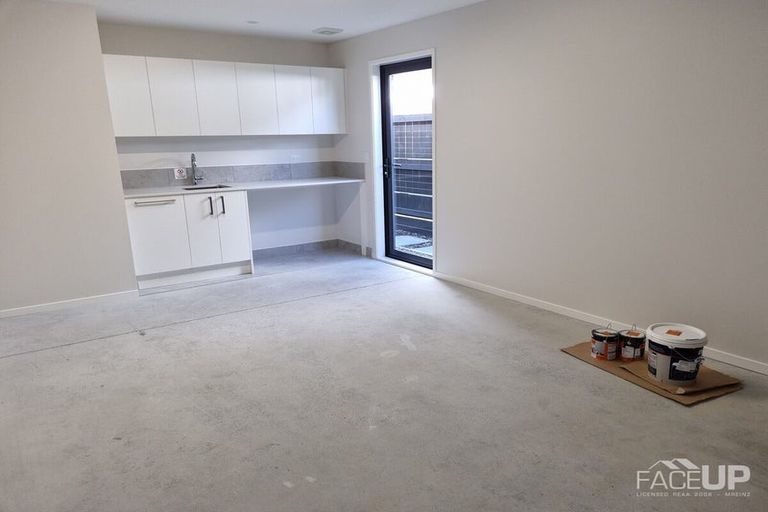 Photo of property in 35 Lumbarda Drive, Kumeu, 0810
