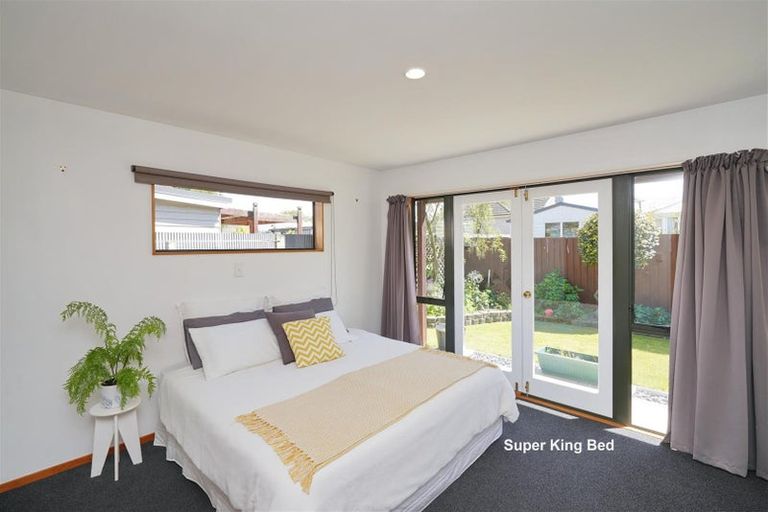 Photo of property in 2/52 Northcote Road, Northcote, Christchurch, 8052