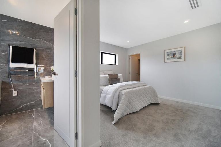 Photo of property in 16 Lumber Rise, Swanson, Auckland, 0614