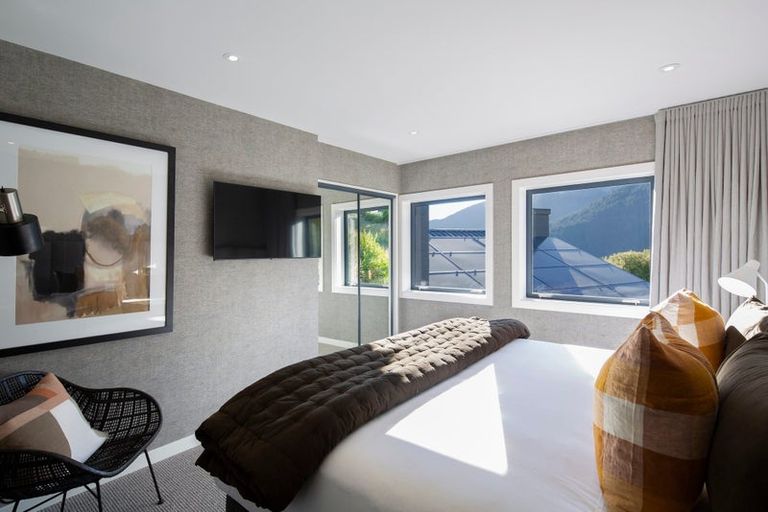 Photo of property in 38 Edinburgh Drive, Queenstown, 9300