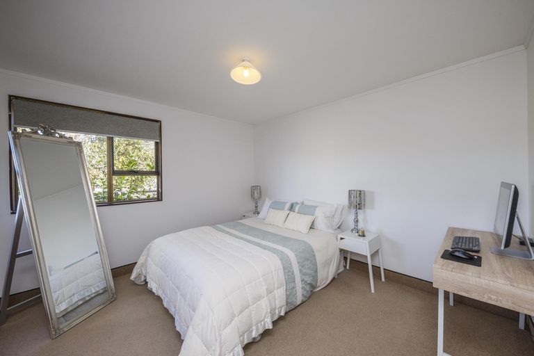Photo of property in 28 Pencarrow Street, Highbury, Palmerston North, 4412
